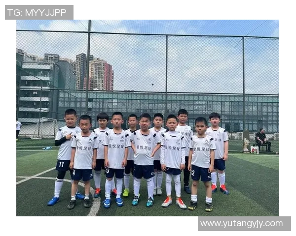 足球球星亲自示范传授技巧带你轻松掌握进攻防守核心要领 足球球星亲自示范传授技巧带你轻松掌握进攻防守核心要领