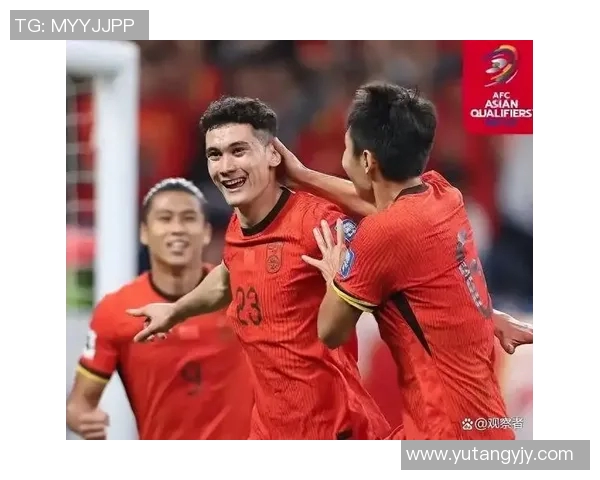 当足球球星脚下生辉那一刻全场呼吸都为他的拿球而暂停